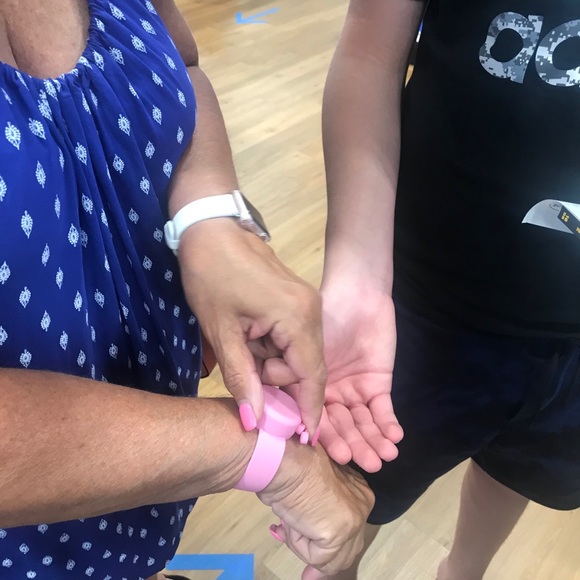 3 watch for 1 price SANITIZER DISPENSER WRISTBAND - Picture 3 of 7